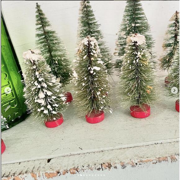 Vintage Christmas Bottle Brush Tree Flocked Snow Red Wood Base Lot of 10 - Picture 2 of 7